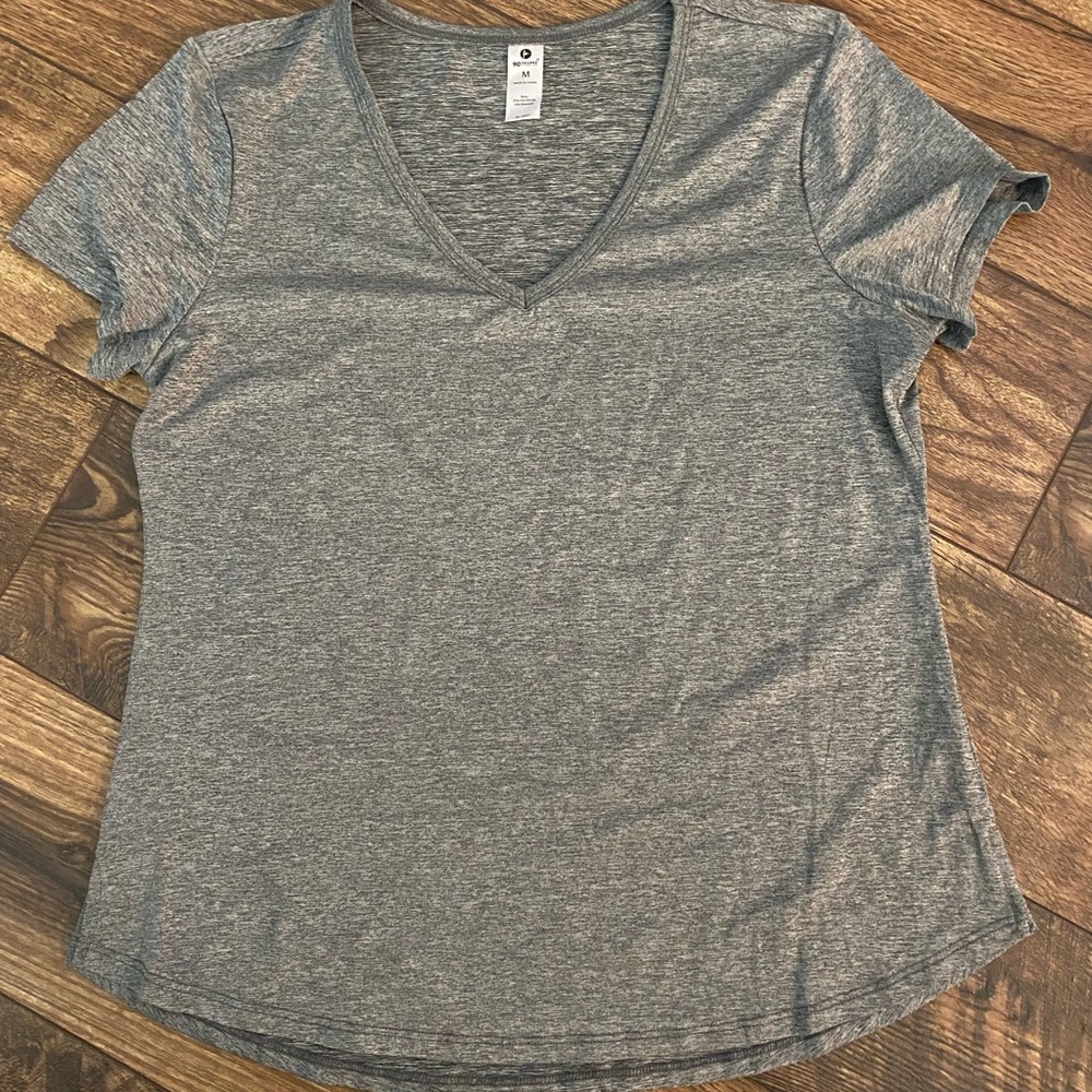 Women’s athletic top